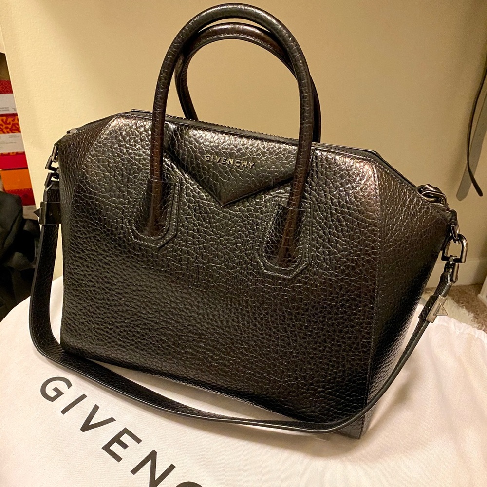 Authentic Rare Givenchy Antigona Bag, Medium - Picture 3 of 16